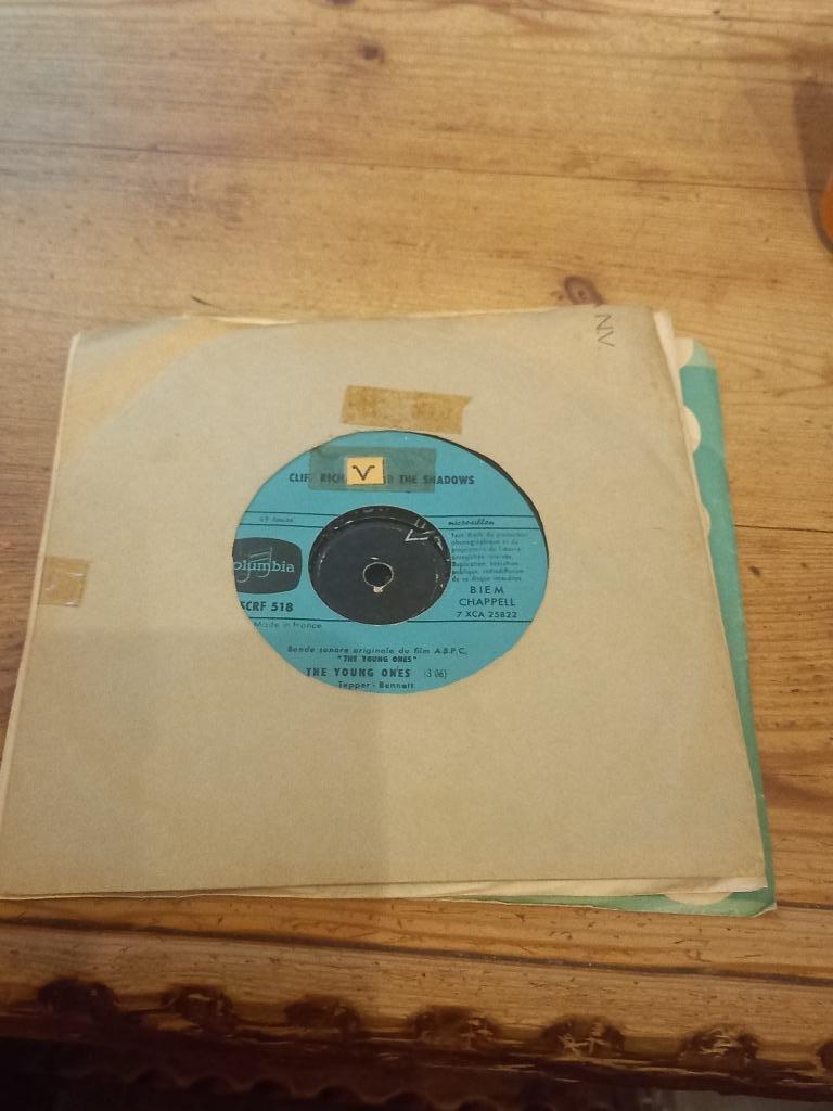 8 singels van Cliff Richard, Verzamelen, Ophalen of Verzenden, Zo goed als nieuw