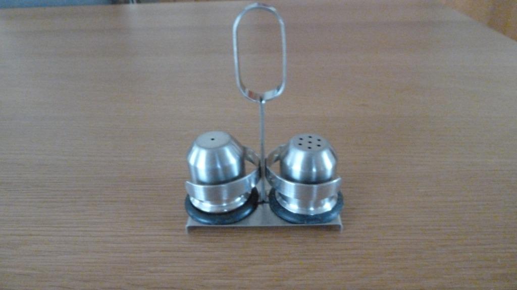 Vintage zout-peperhouder * Roestvrij staal, Ophalen of Verzenden, Zo goed als nieuw, Overige materialen, Kom(men)