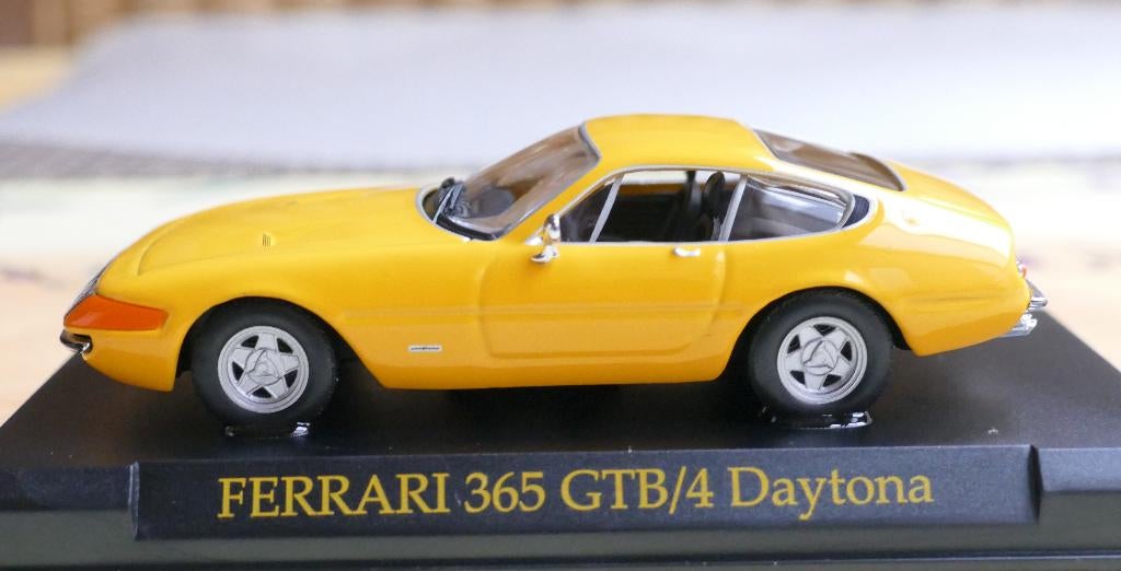Ferrari 365 GTB 4 Daytona Jaune 1/43 + Livret, Ophalen of Verzenden, Nieuw, Auto, Overige merken