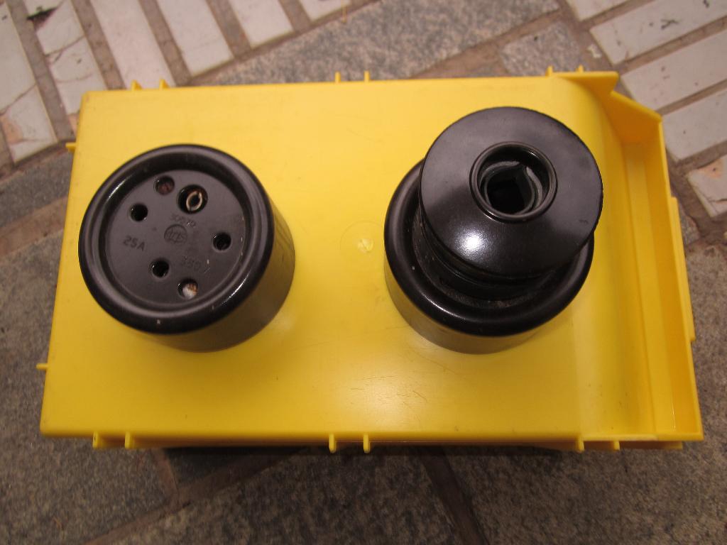 PRISES DE COURANT, Bricolage & Construction, Électricité & Câbles, Enlèvement, Neuf