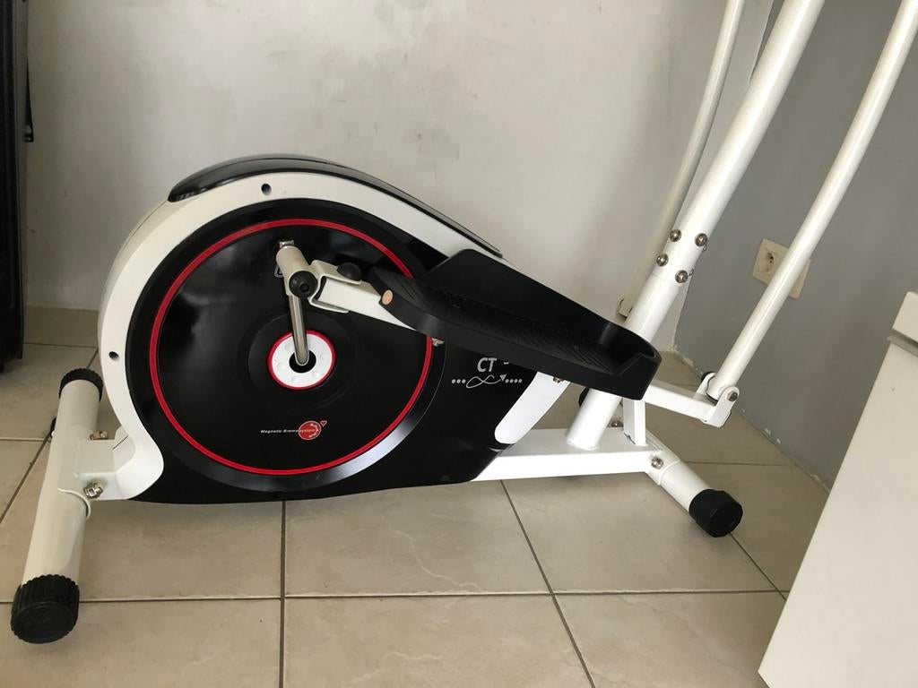 Vélo de elliptique presque pas utilisé !!, Comme neuf, Vélo elliptique