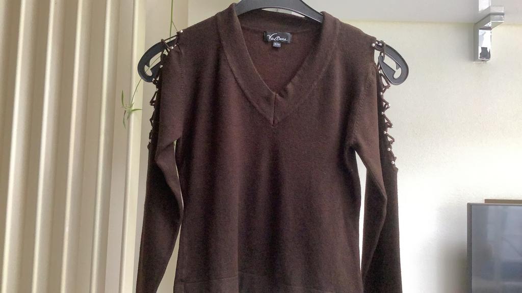 Speciaal pulletje met fantasie openingen op de schouders., Kleding | Dames, Va Bene, Bruin, Ophalen of Verzenden, Zo goed als nieuw