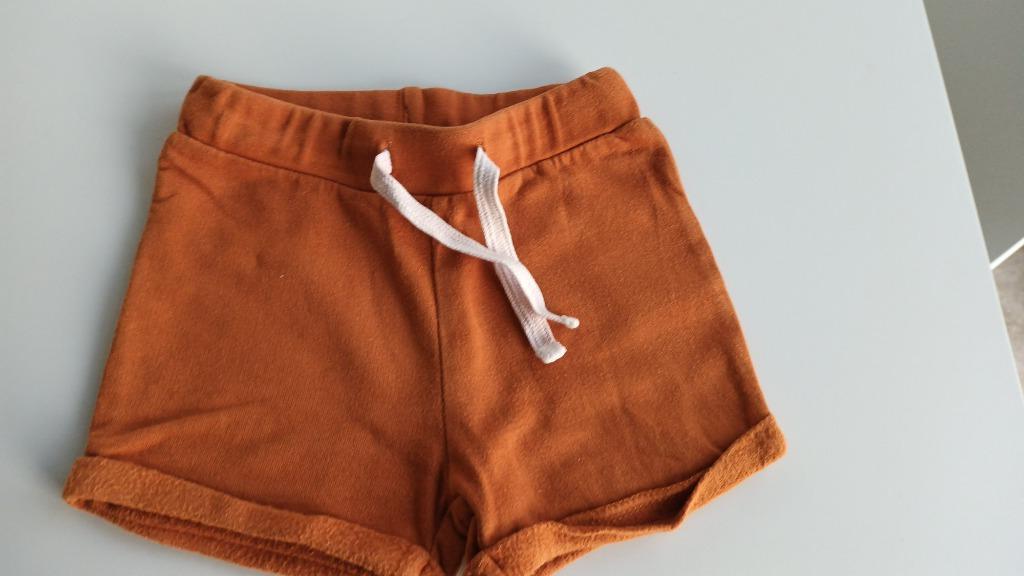 Short - Maat 86, Kinderen en Baby's, Babykleding | Maat 86, Gebruikt, Jongetje of Meisje, Broekje, Ophalen of Verzenden