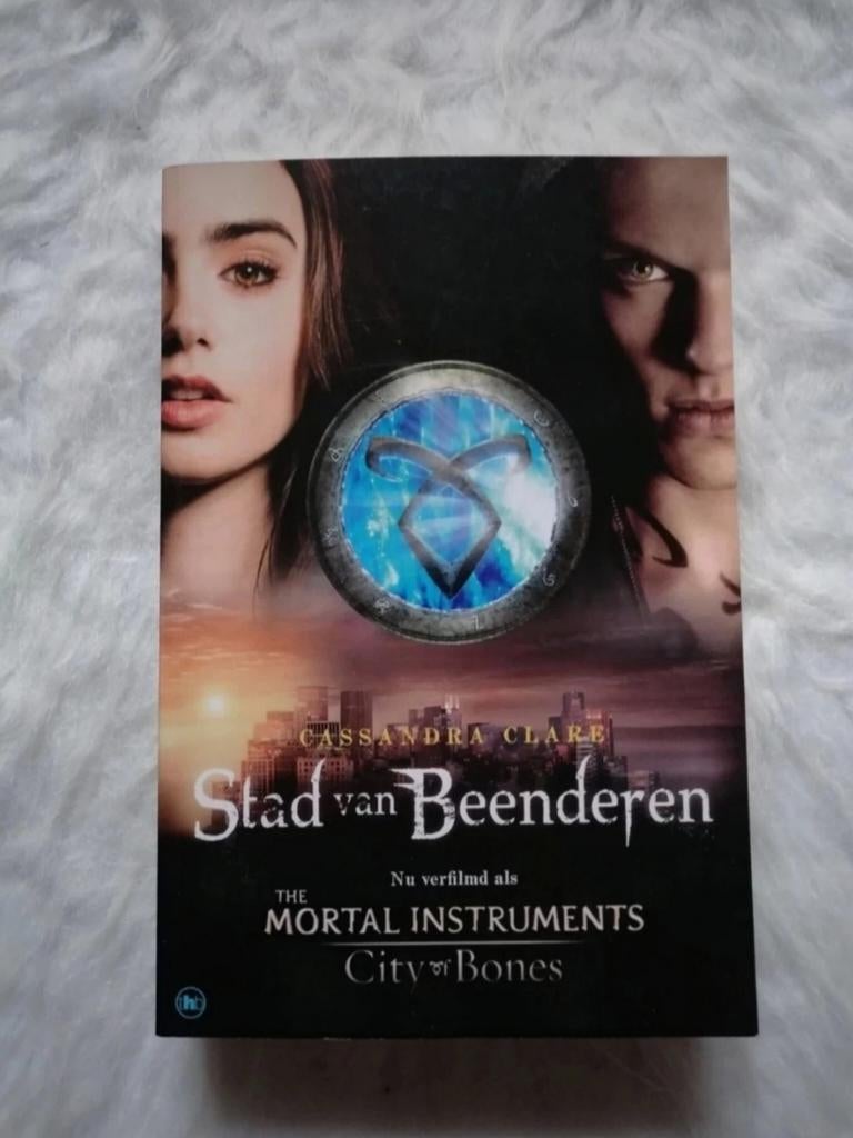 Boek: Cassandra Clare - Stad Van Beenderen, Boeken, Ophalen of Verzenden, Nieuw, Cassandra Clare