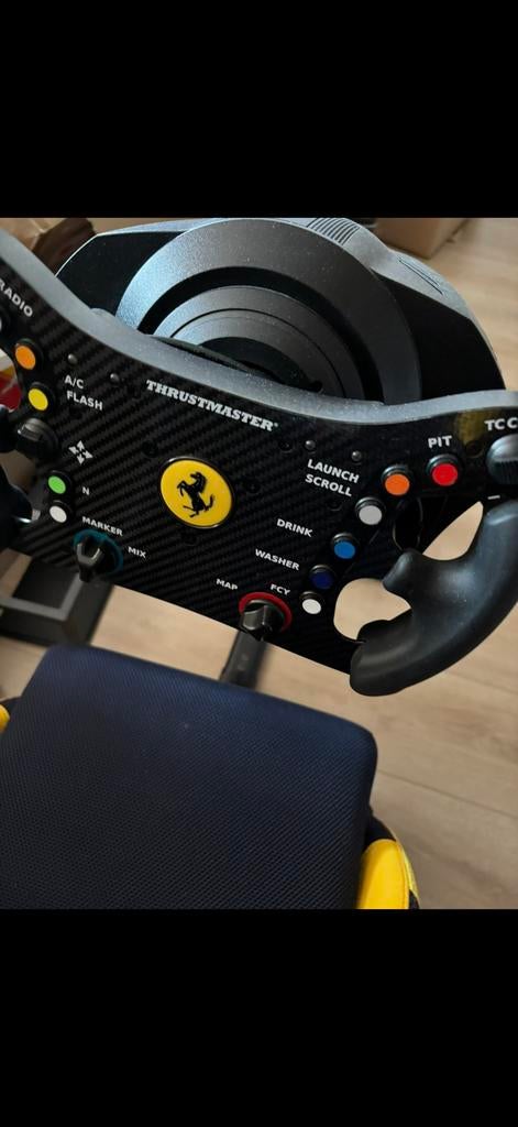 Redbull racing Playseat met pedalen en racestuur ferrari, Computers en Software, Ophalen, Zo goed als nieuw