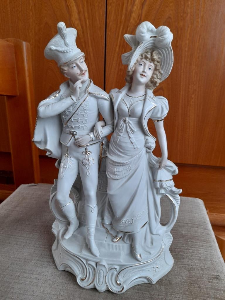 Statue vintage en biscuit blanc et doré H32, L19cm nr2276, Enlèvement ou Envoi