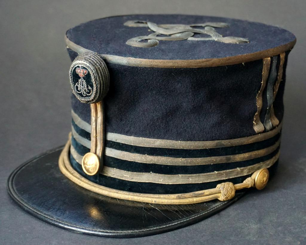 GEZOCHT. Belgische brandweer Shako's en Kepies voor 1940., Ophalen of Verzenden, Overige soorten, Helm of Baret