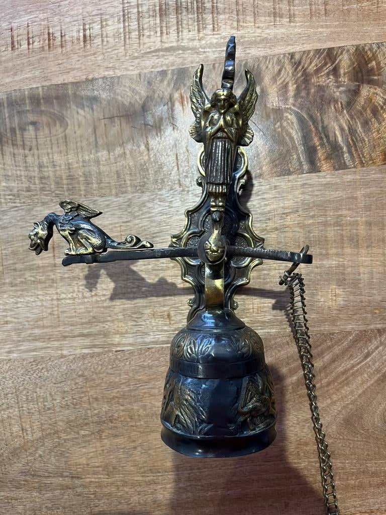 Tres jolie vieille cloche de déco intérieure ou extérieure, Enlèvement ou Envoi, Bronze