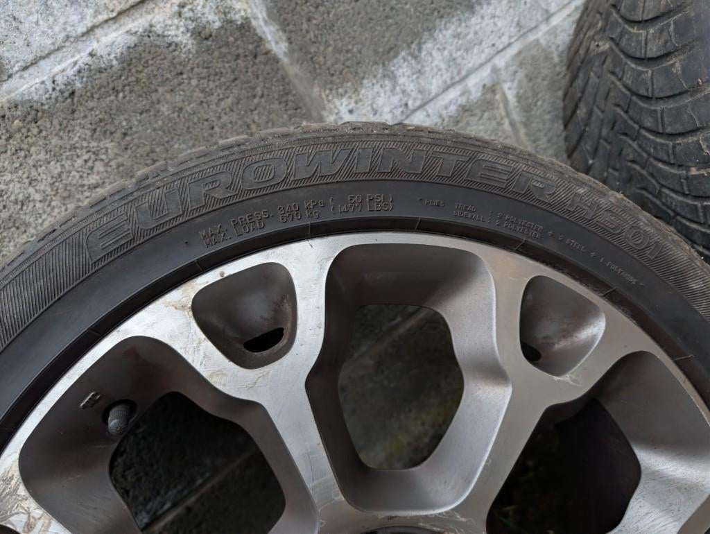 Jantes + pneus FIAT 500L, Autos : Pièces & Accessoires, Pneus & Jantes, Pneus hiver, Véhicule de tourisme, 17 pouces, Enlèvement