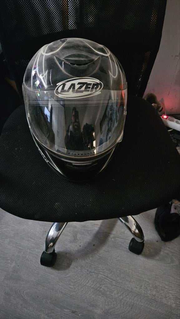 Casque lazer, Ophalen