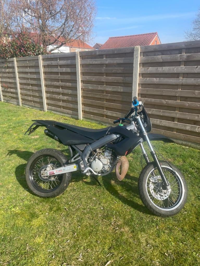 Derbi Senda SM X-TREME, Fietsen en Brommers, Brommers | Derbi, Ophalen, 6 versnellingen, Gebruikt, Klasse B (45 km/u)