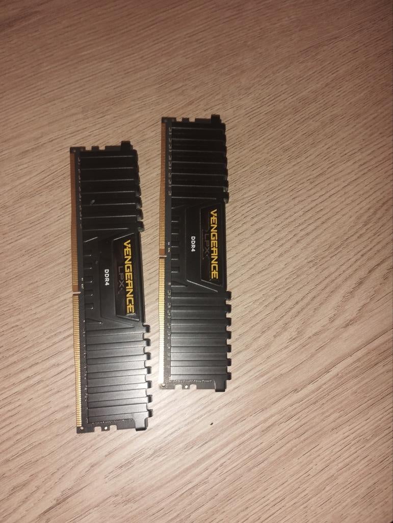 2x8 go ddr4 corsair Vengeance, DDR4