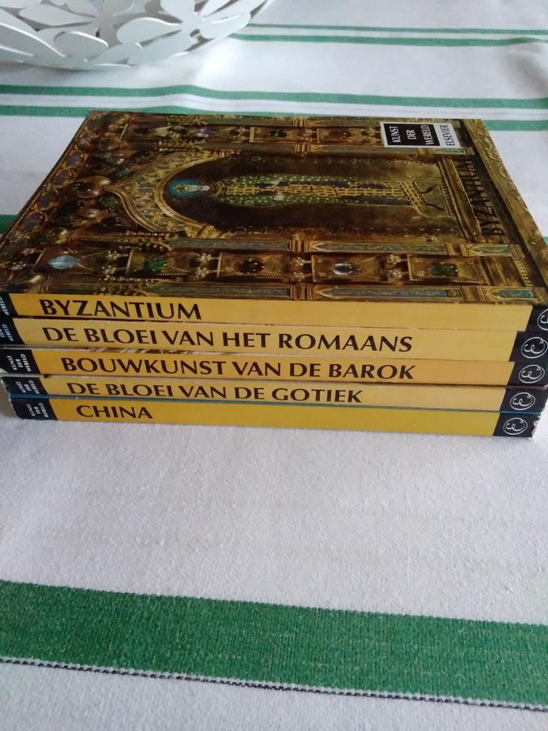 5 boeken 'Kunst der wereld', Boeken, Ophalen