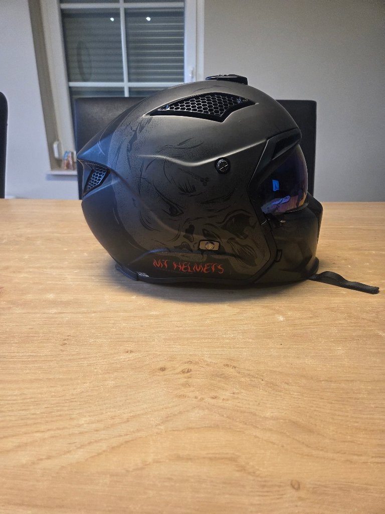 Motorhelm mt zwart rood, Motoren, Overige merken, Heren, Ophalen of Verzenden, Integraalhelm