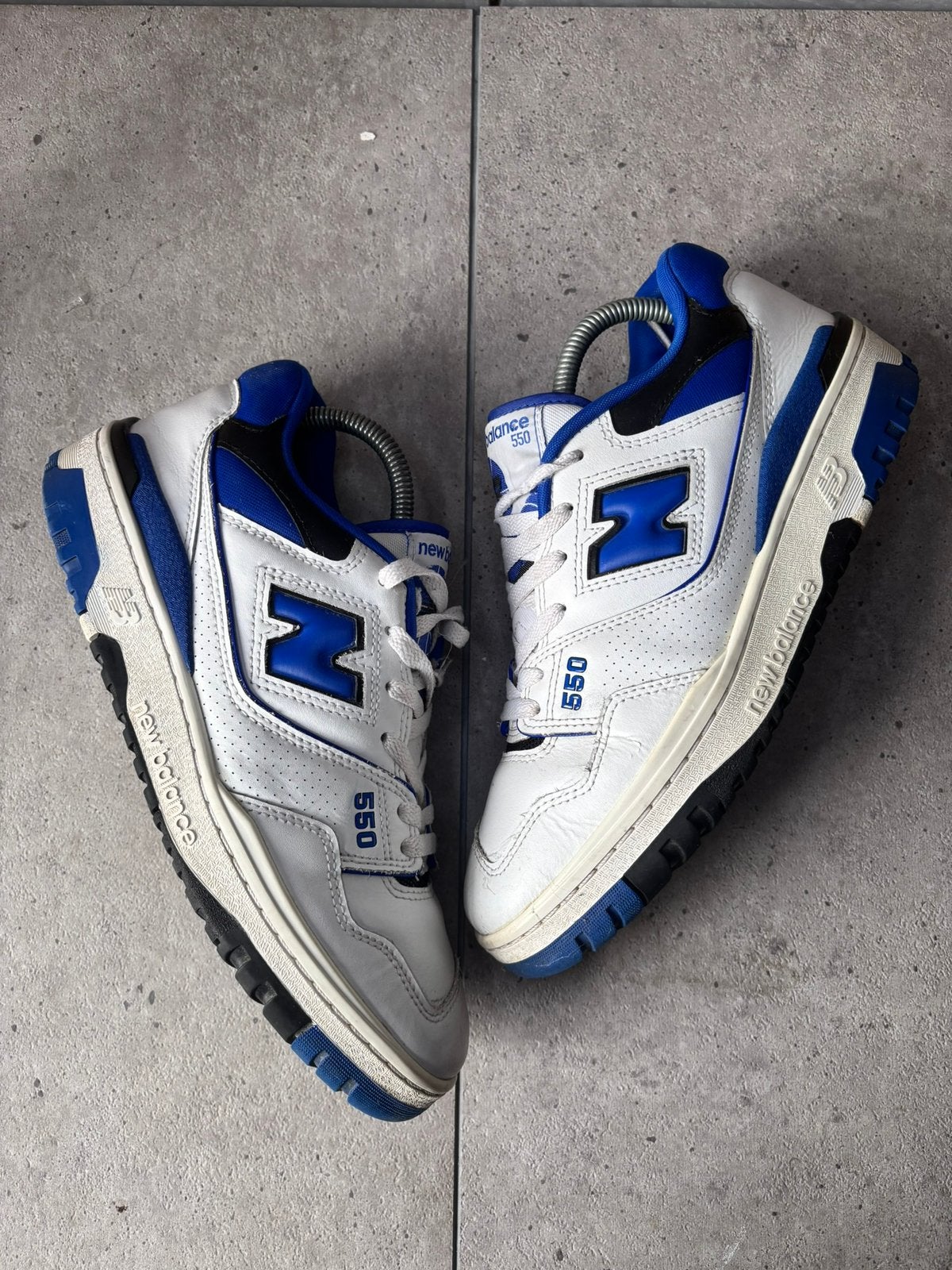 New Balance 550 Blanc Bleu 42, Enlèvement ou Envoi, Comme neuf, Bleu, Baskets