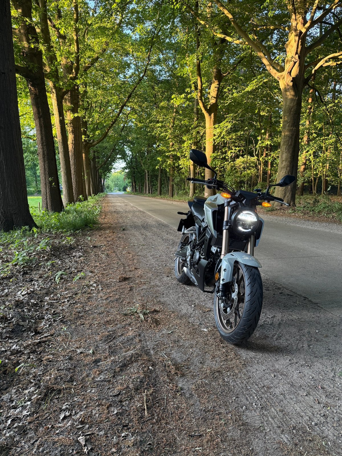 Honda cb125r 3500km, Motos, Occasion, Particulier, Éclairage LED, 1 cylindre