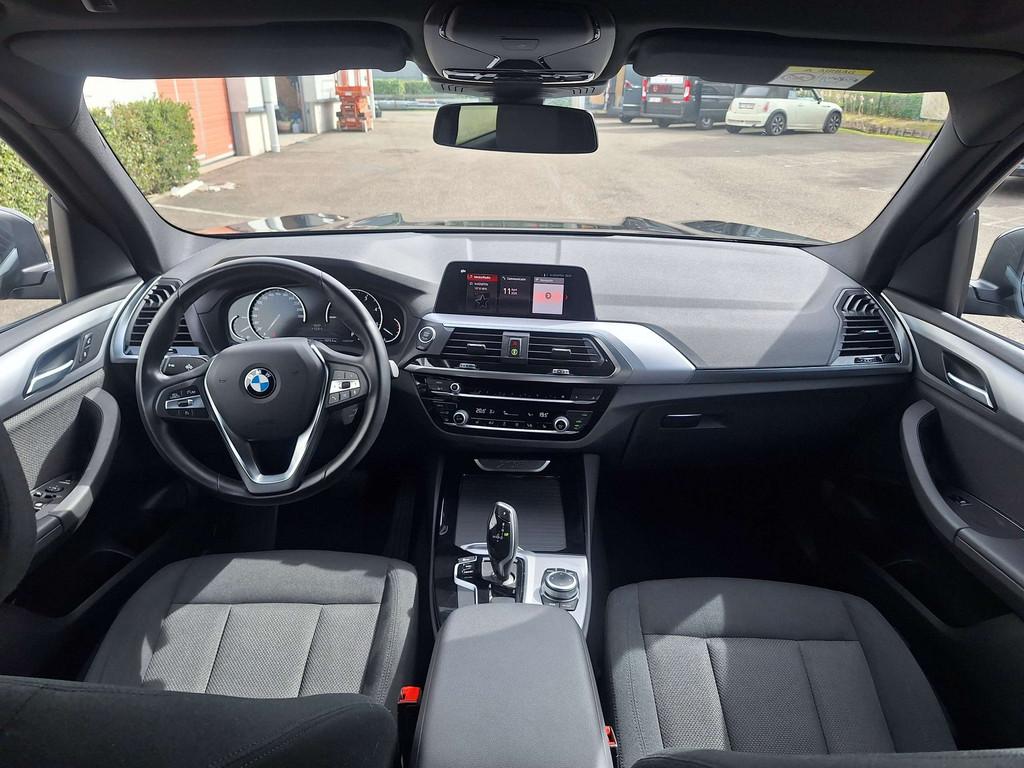 BMW X3 2.0dA sDrive18 Automaat/Carplay/Zetelvw/LED/Trekhaak/, Stof, 4 cilinders, 136 pk, Zwart