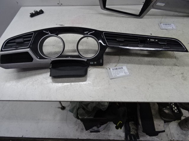 DIVERS DIVERS Volkswagen Touran (5T1) (01-2015/12-2021), Utilisé, Volkswagen