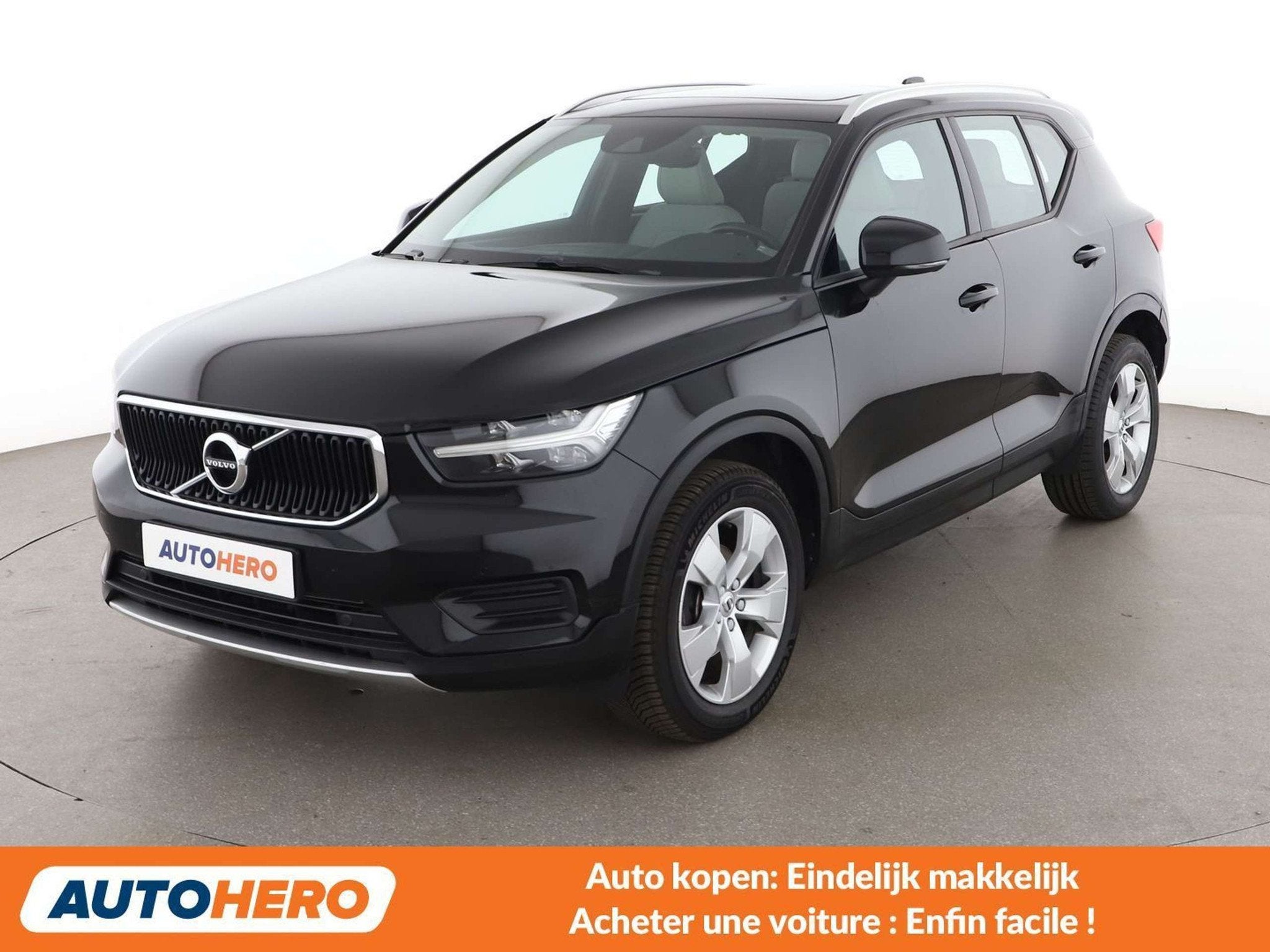 Volvo XC40 1.5 T3 Momentum Pro 2WD (bj 2019, automaat), Auto's, Gebruikt, Euro 6, Zwart, 120 kW