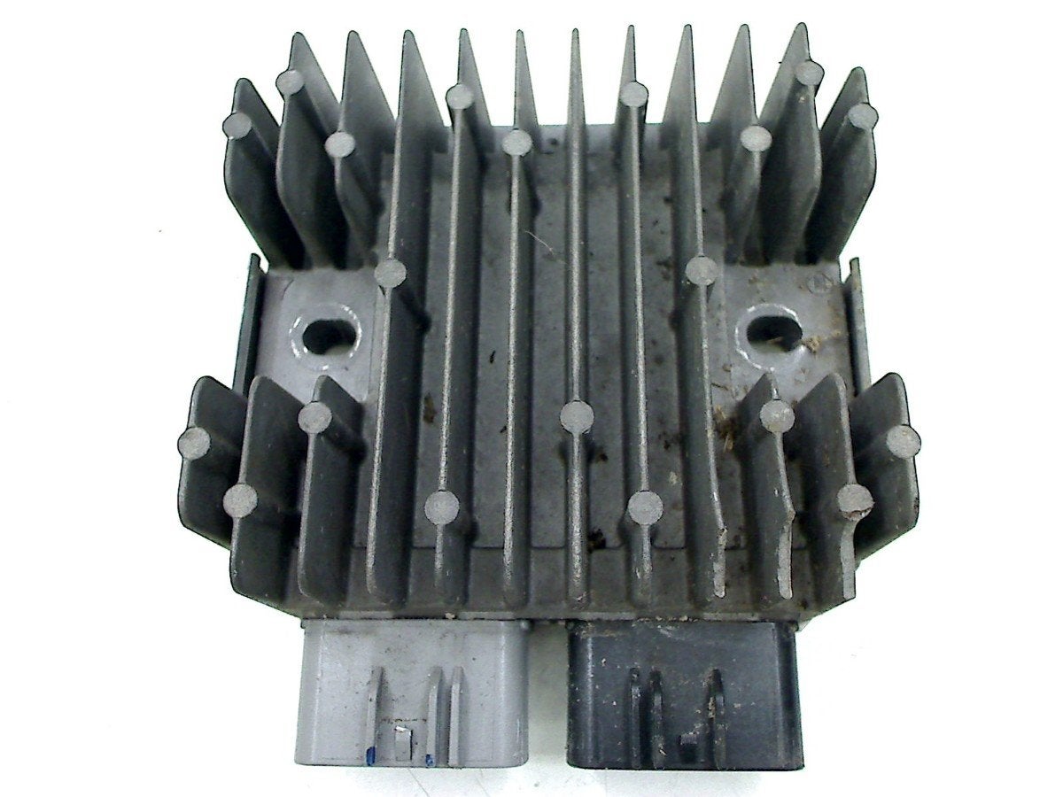 REGULATEUR DE TENSION Indian Chief Dark Horse (01-2022/-), Motos, Dhr. S. di Majo, Utilisé, Info@cama-motorparts.nl, P.J. Troelstraweg 8 8
3144 CX  MAASSLUIS, NL