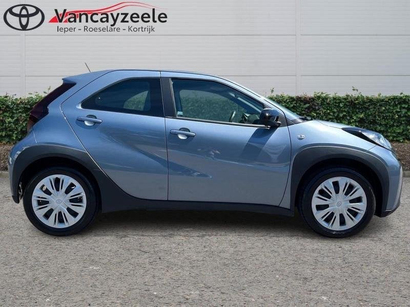 Toyota Aygo X play+cam+dab+carplay+androidauto, Automaat, Start-stop-systeem, 72 pk, 5 deurs