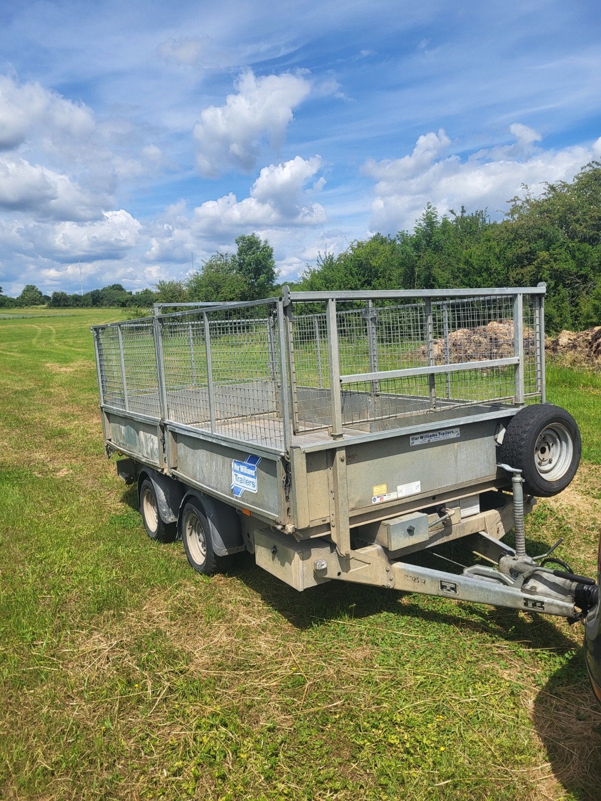 REMORQUE BENNE 3,5 TONNES BASCULANTE IFOR WILLIAMS + RIDELLE, Autos : Divers, Remorques