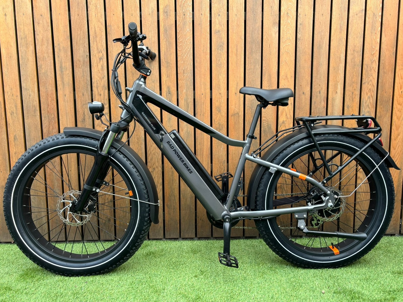 UNIEK! Rad Rhino 6 Plus E-bike / 518 KM als  NIEUW, Versnellingen, Zo goed als nieuw, Schijfrem, Ophalen