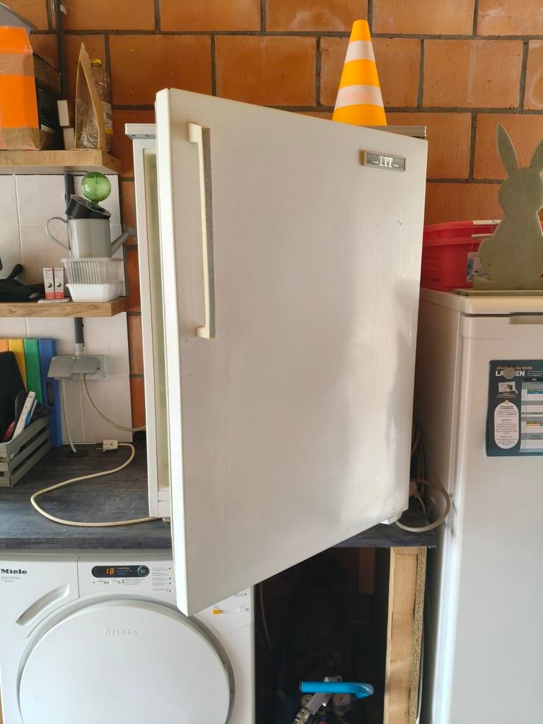 Kleine frigo met vriesvak, Enlèvement
