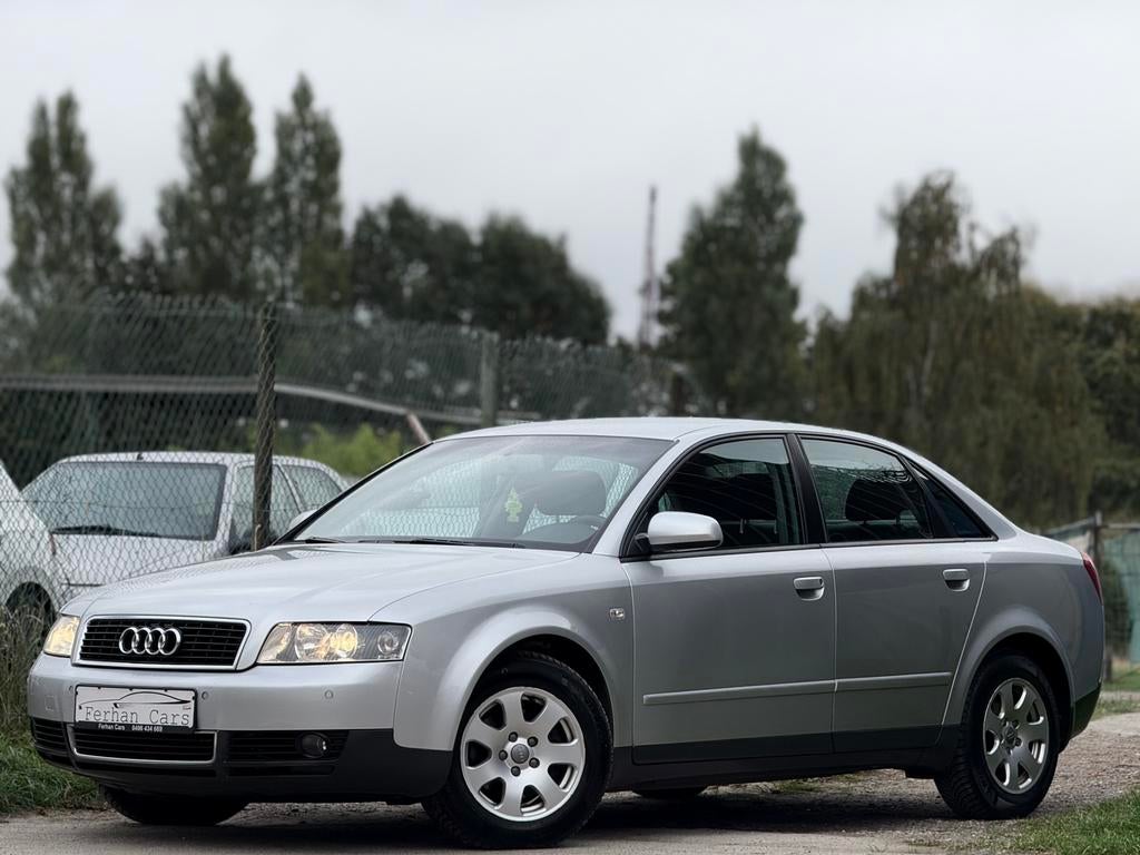 Audi A4 2.0i • Automatique • Climatisation, Autos, Audi, Entreprise, Achat, A4, ABS, Airbags, Air conditionné, Bluetooth, Ordinateur de bord