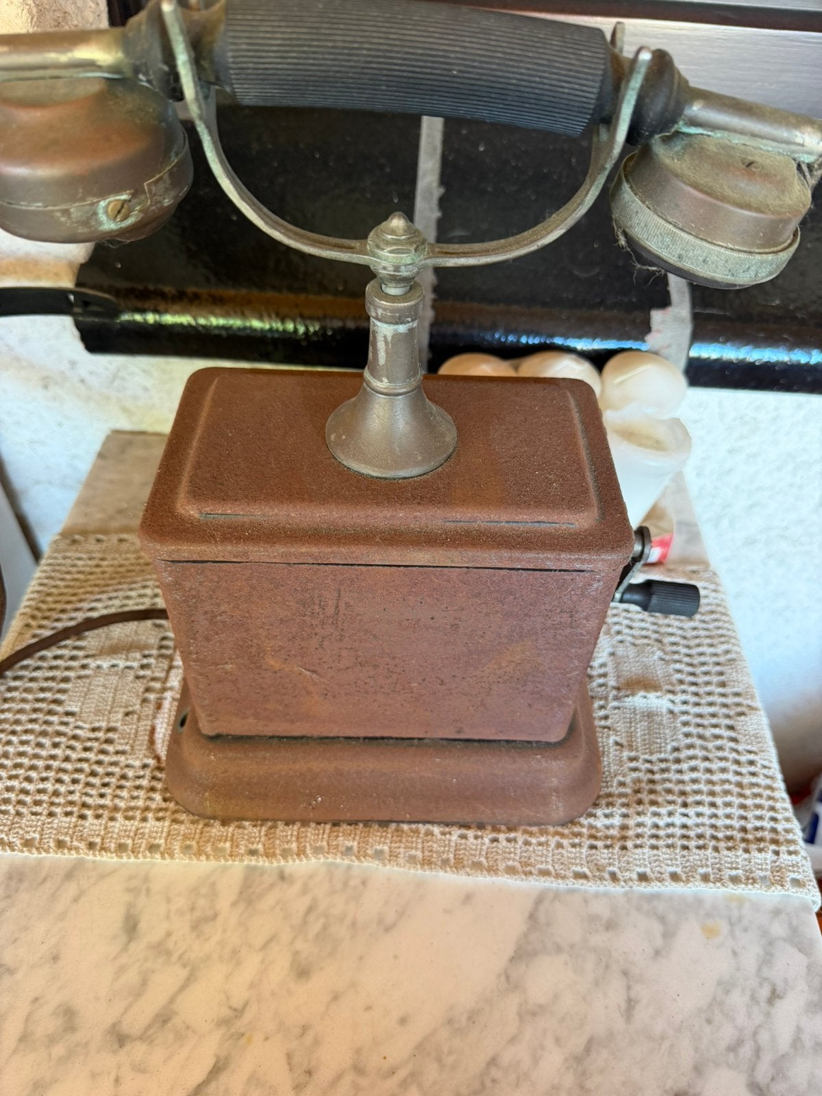 Antieke telefoon, Ophalen