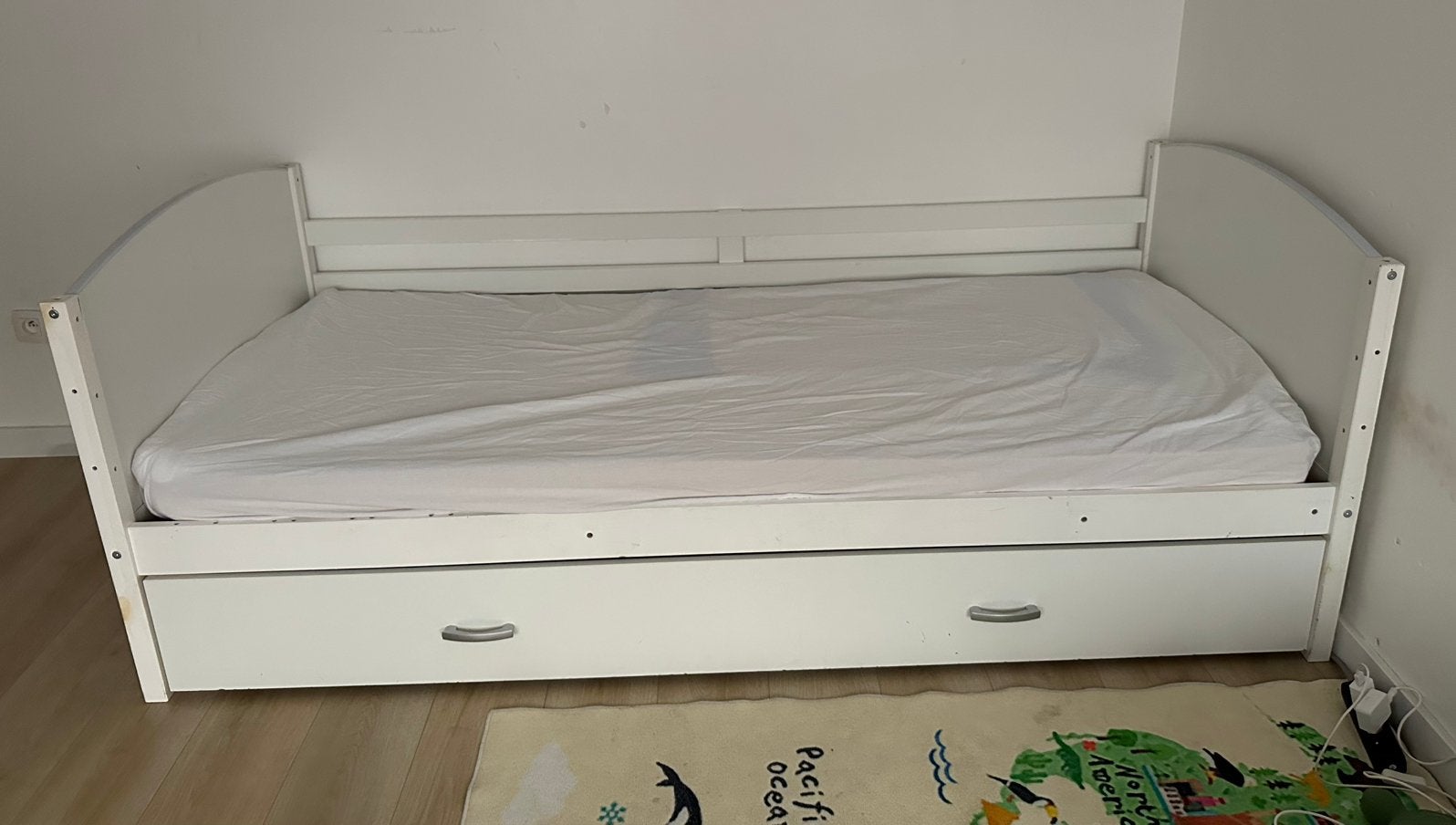 2 eenpersoonsbedden / stapelbed – wit – incl. lattenbodems, Kinderen en Baby's, Ophalen, Zo goed als nieuw