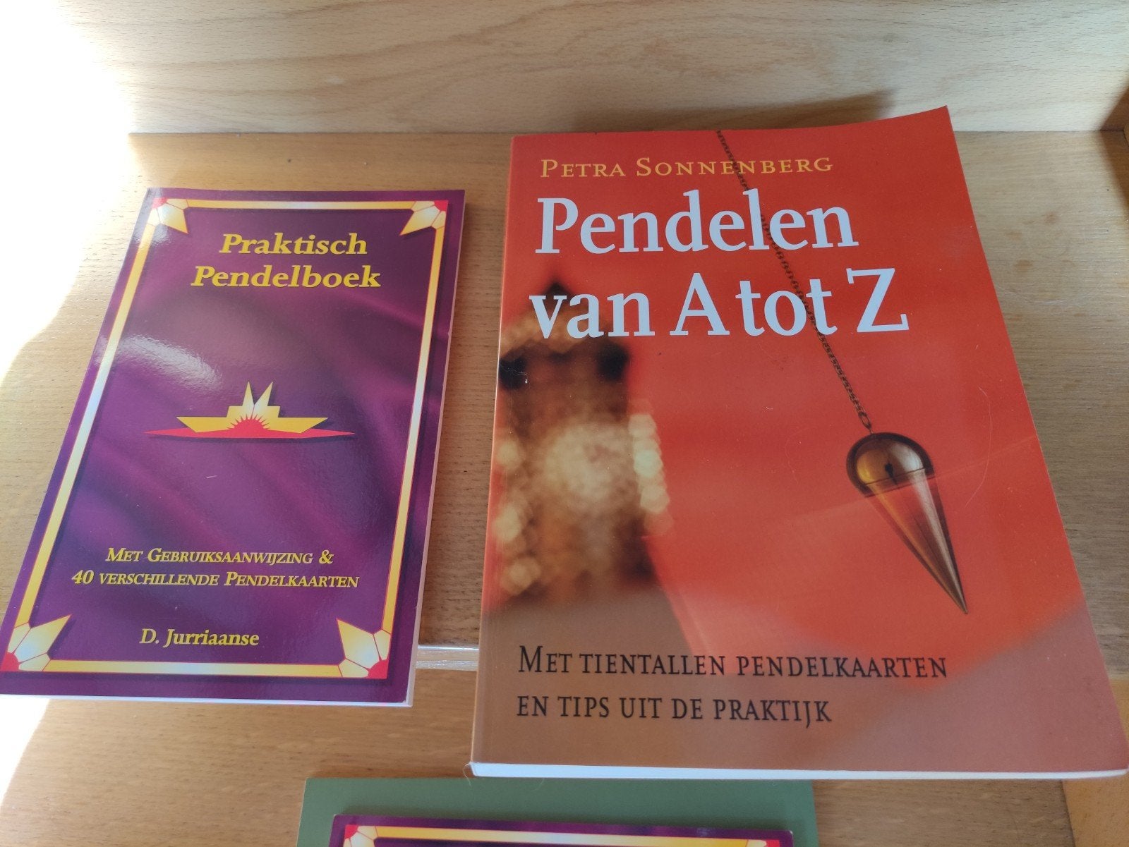 2x boeken over pendelen, Boeken, Esoterie en Spiritualiteit, Ophalen of Verzenden
