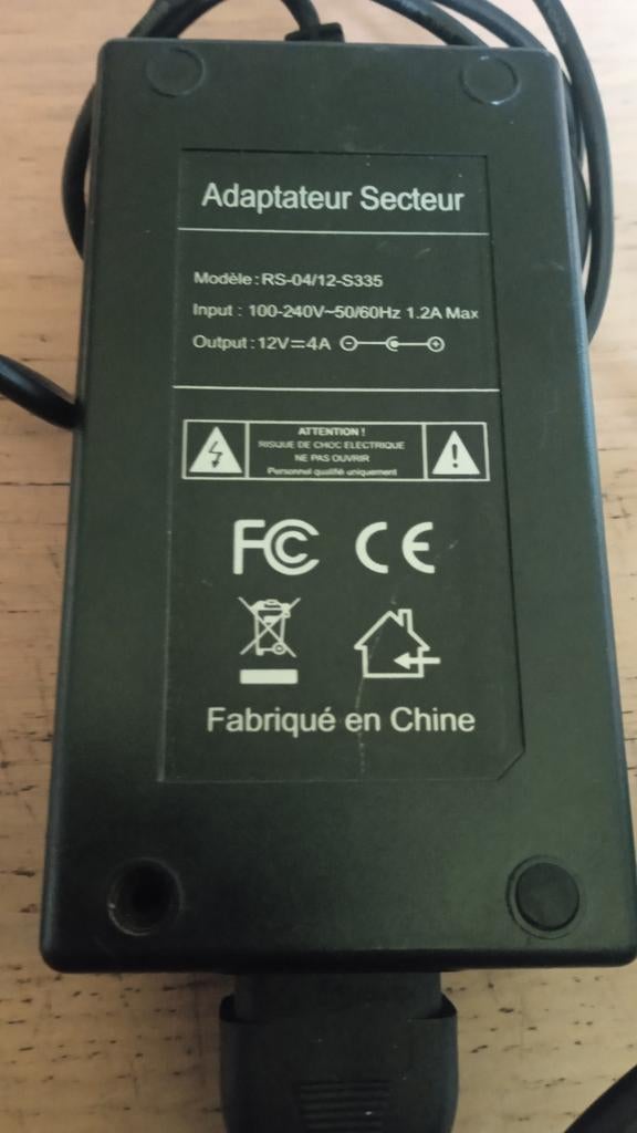 Chargeur pour vélo électrique référence RS-04/12-S335, Enlèvement