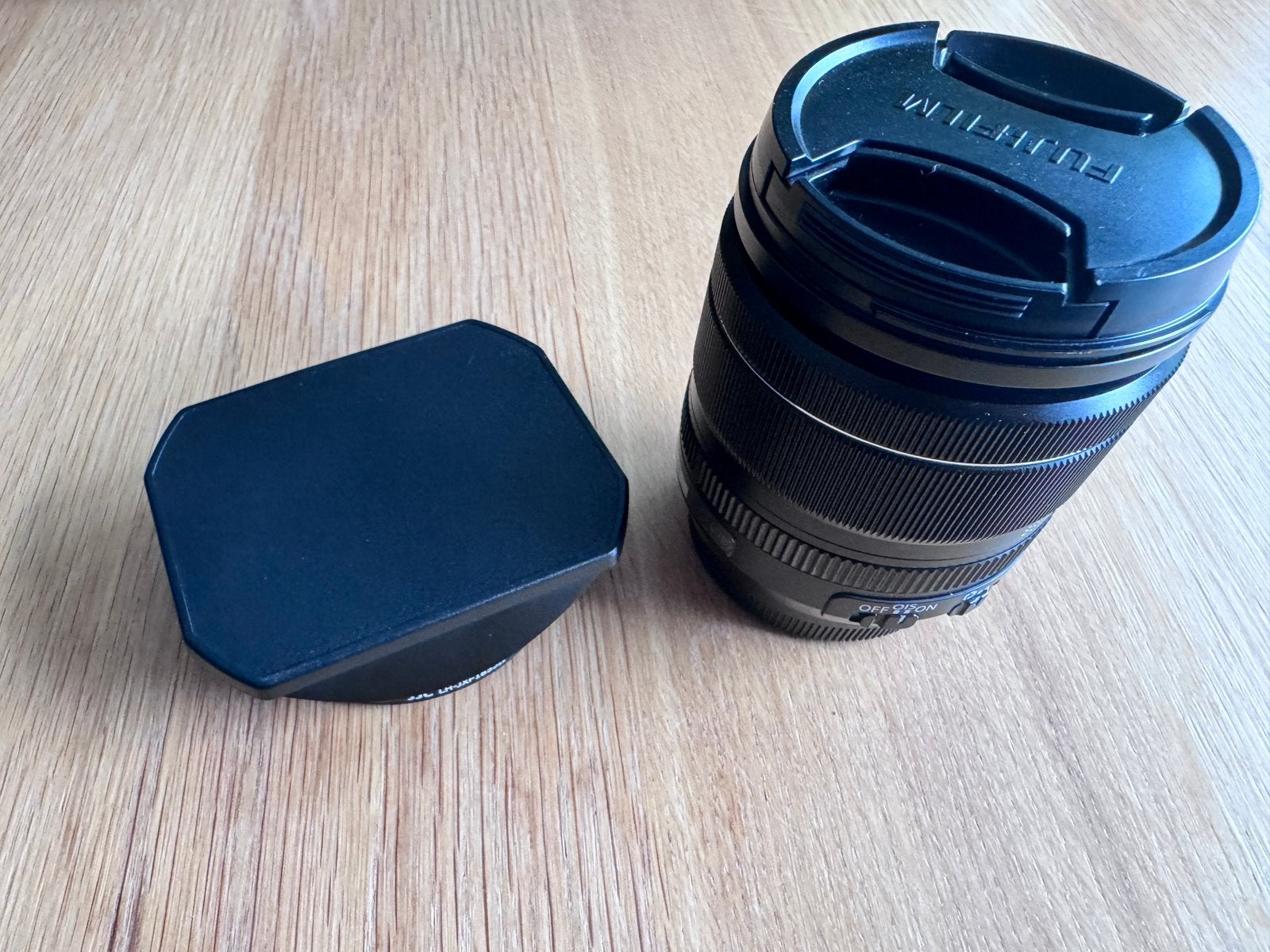 Fujifilm  XF 18-55mm f/2.8 + zonnekap, Audio, Tv en Foto, Ophalen, Zo goed als nieuw