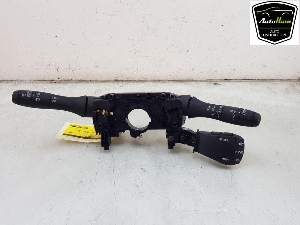 COMBISCHAKELAAR STUUR Sandero III (|479453858R|255670975R|), Gebruikt, Dacia