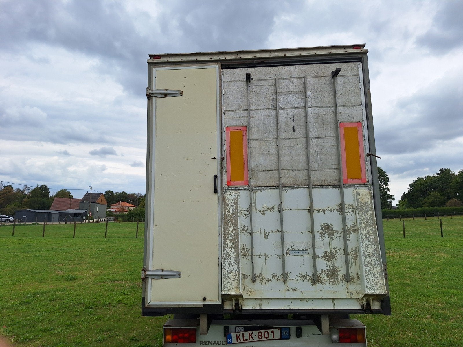 omgebouwd voor paarden, Enlèvement