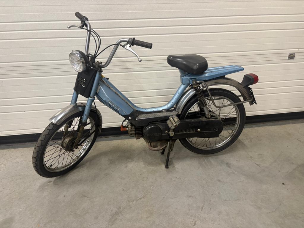 Honda camino rijdt perfect nieuwe banden hellemaal in orde, Fietsen en Brommers, Brommers | Honda, Ophalen of Verzenden, Zo goed als nieuw