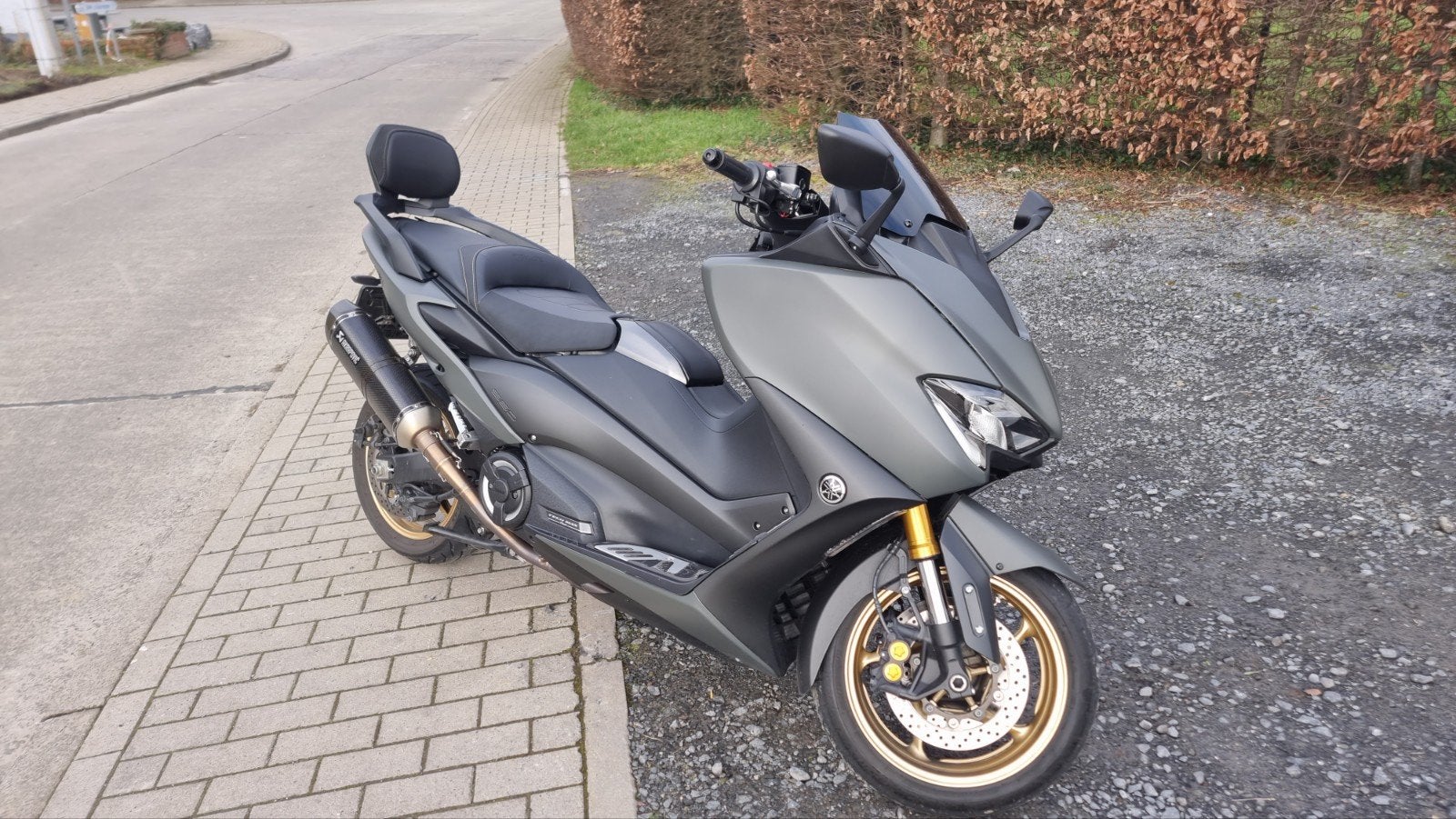 Tmax 560 camo, Particulier