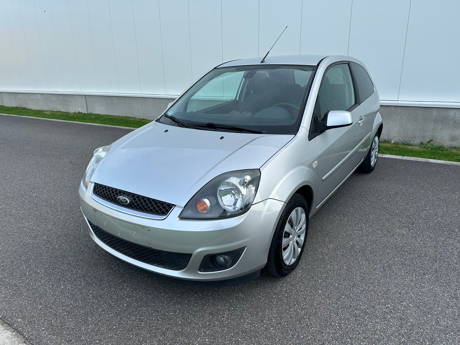 Ford Fiesta - 1.2 Benzine - Airco, Particulier, Euro 4, Centrale vergrendeling, Te koop