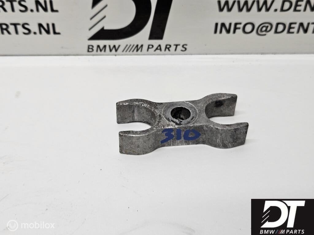 Oliefilterhuis leiding houder BMW E39 M5 S62 11421702697, Gebruikt, Ophalen of Verzenden, BMW