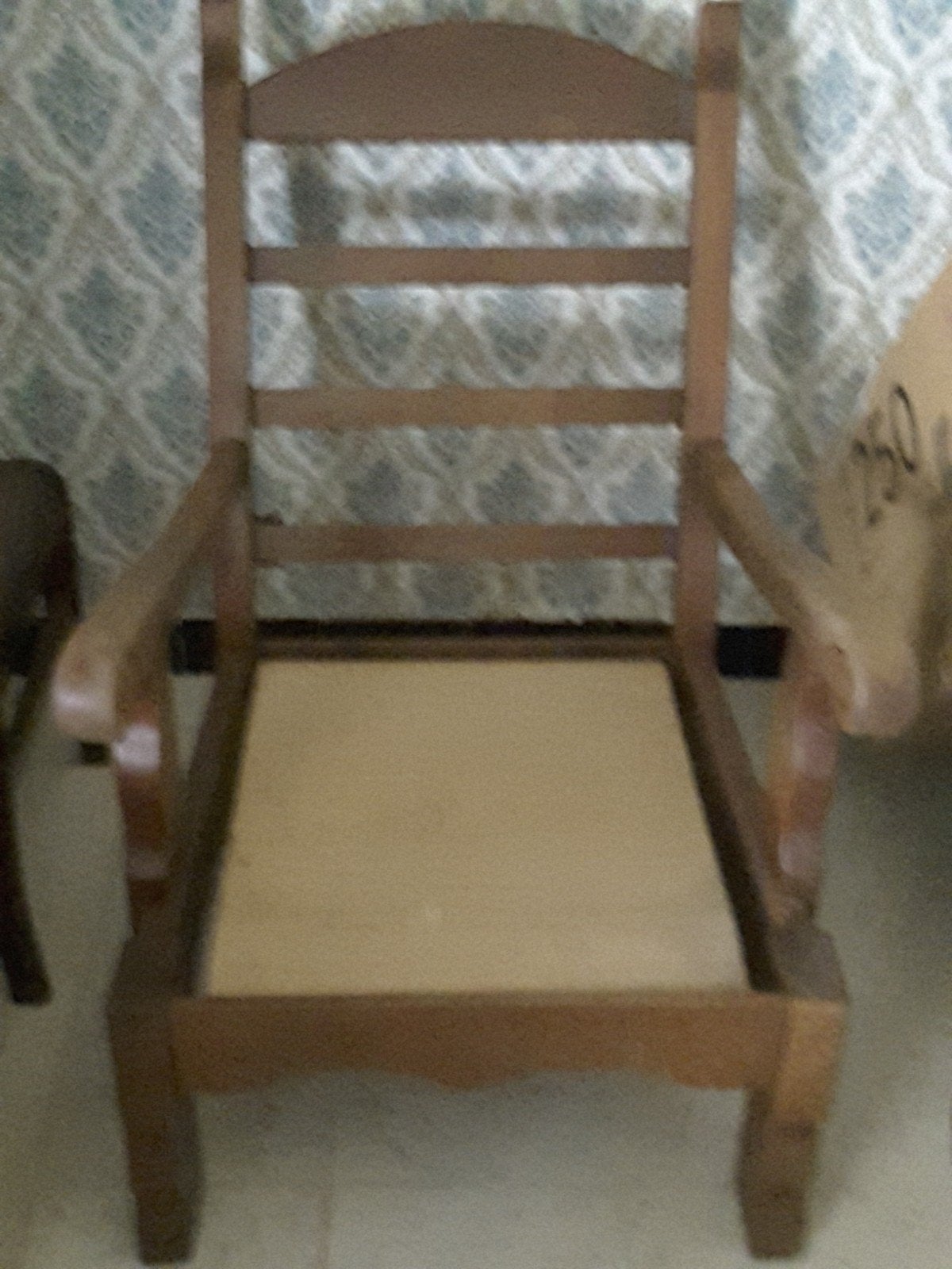 Zware massieve armstoel, zetel met rechte rug., Huis en Inrichting, Ophalen