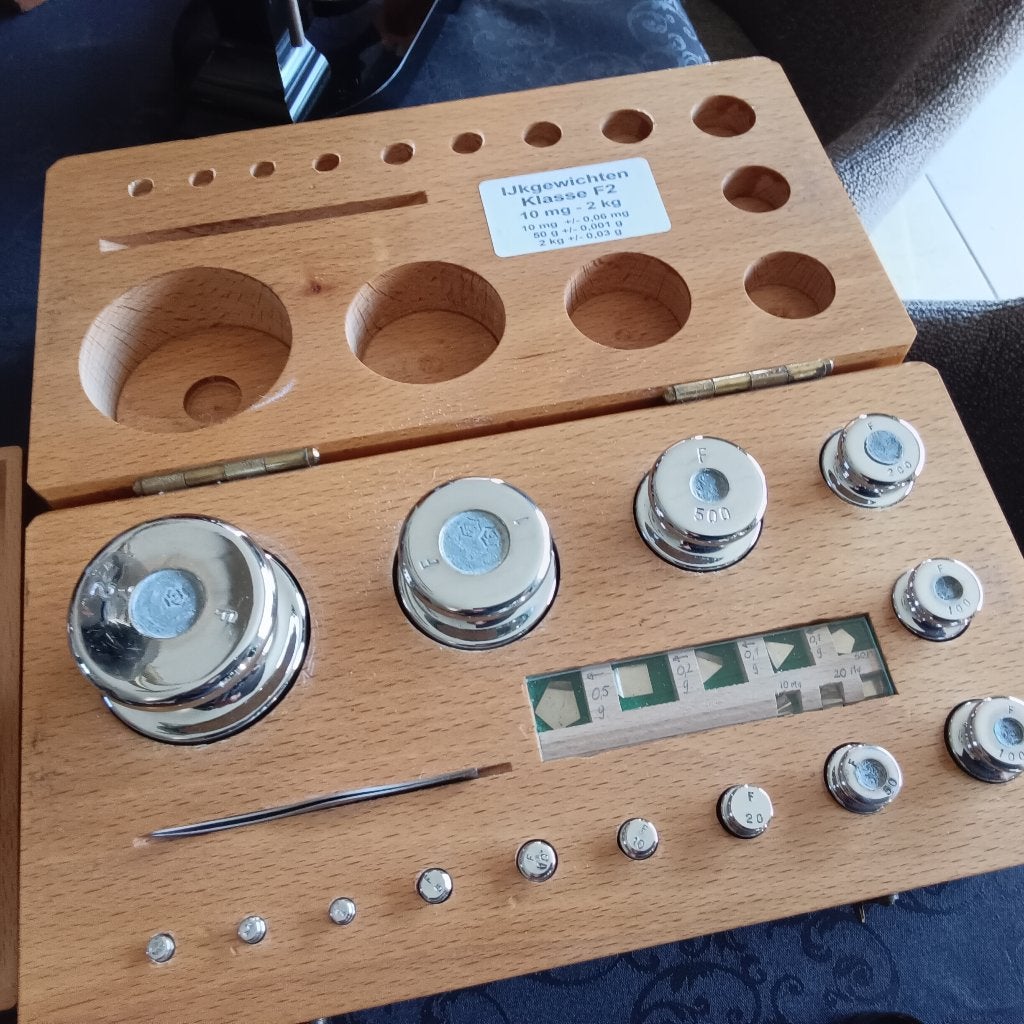 Ijkgewichten type f2 ....vrgprs : 600 €, Ophalen