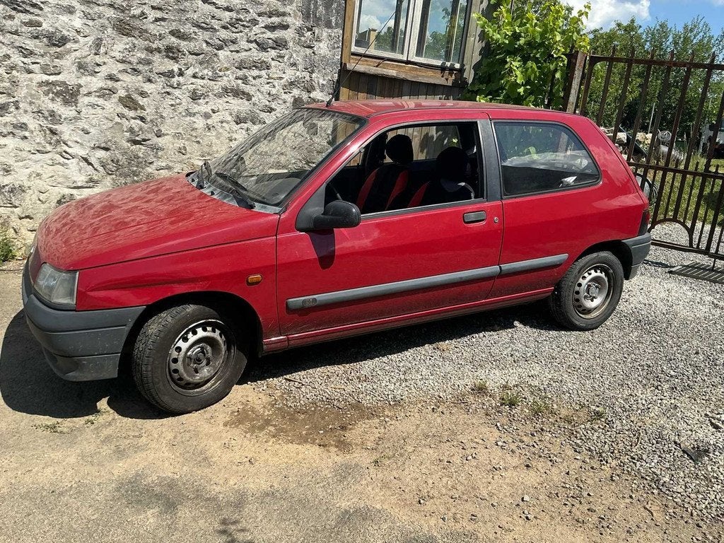 Renault Clio 1.2i Voiture Classique, Autos, Oldtimers & Ancêtres, Achat, Entreprise, Autre carrosserie, Essence