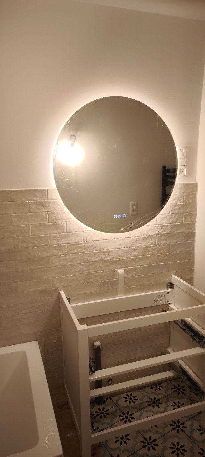 Nieuw Badkamerspiegel 80 cm LED verlichting, anti-condens, Huis en Inrichting, Badkamer | Badkamermeubels, Ophalen