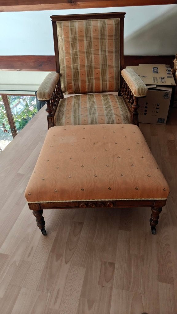 Fauteuil style ancien avec repose pieds, Enlèvement