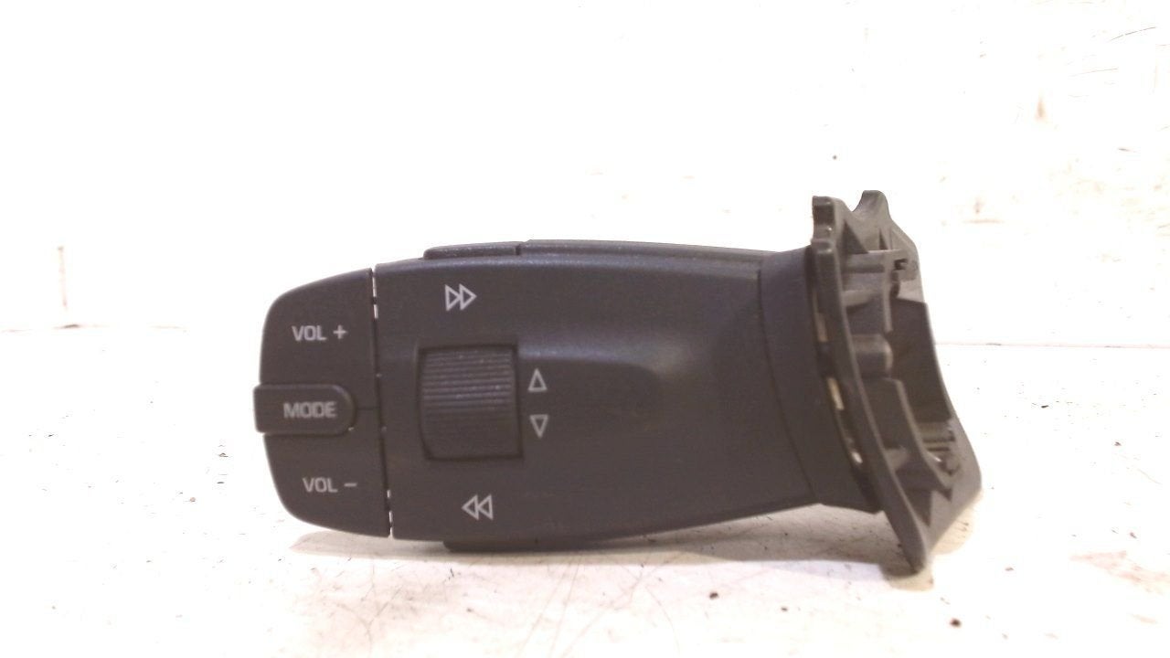 Radio bediening Seat Ibiza, Enlèvement ou Envoi, Van der Ven Autorecycling B.V., Onderdelen@venauto.nl, Ettenseweg 76, 4706 PB Roosendaal, The Netherlands
