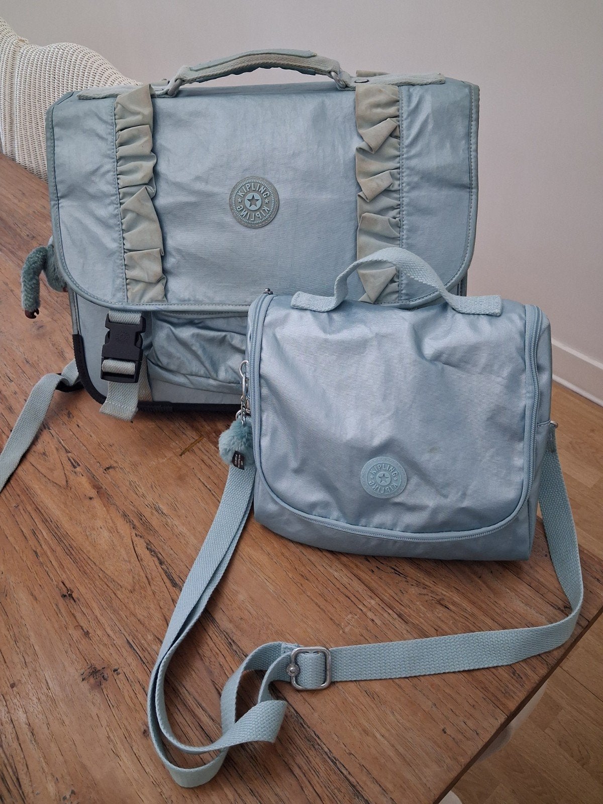 Cartable bon état + sac lunch Neuf 35€ a venir chercher, Enfants & Bébés, Enlèvement