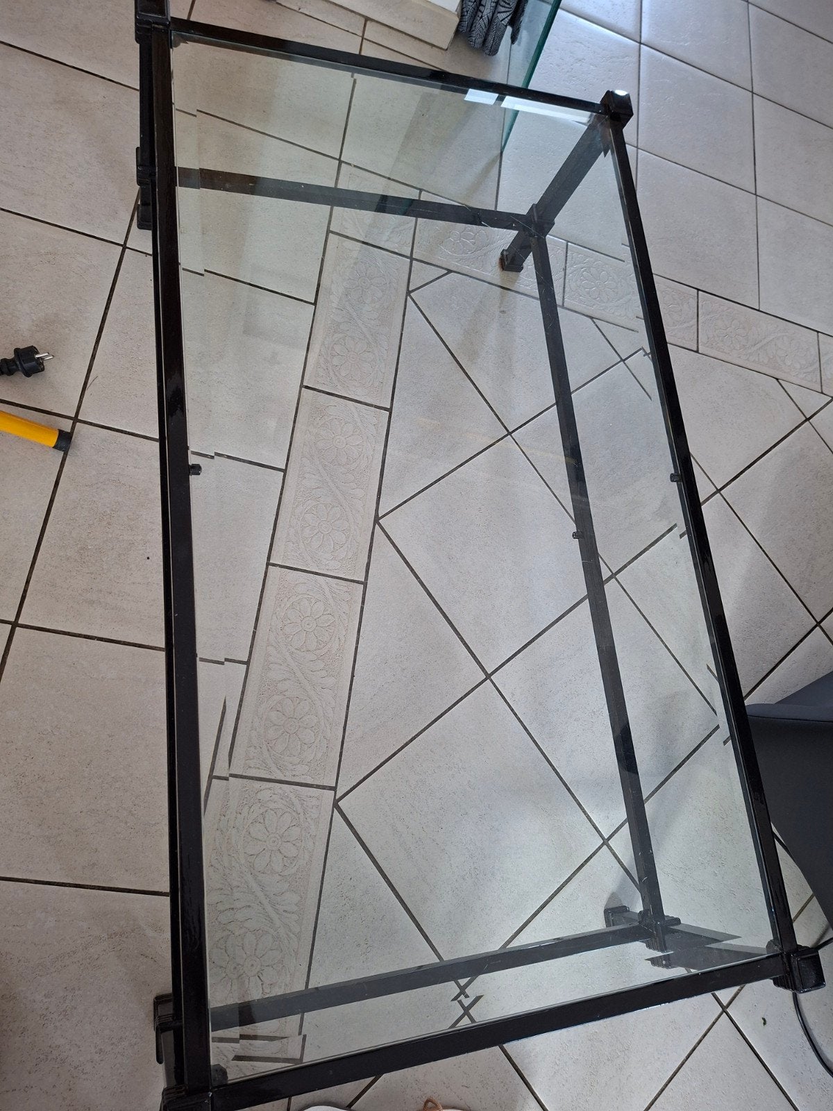 table basse, Enlèvement, Verre