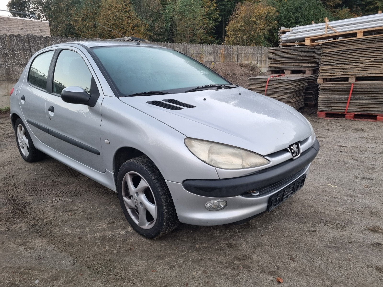 Peugeot 206.    1.4 essence   2002, Ordinateur de bord, Argent ou Gris, Achat, 4 portes