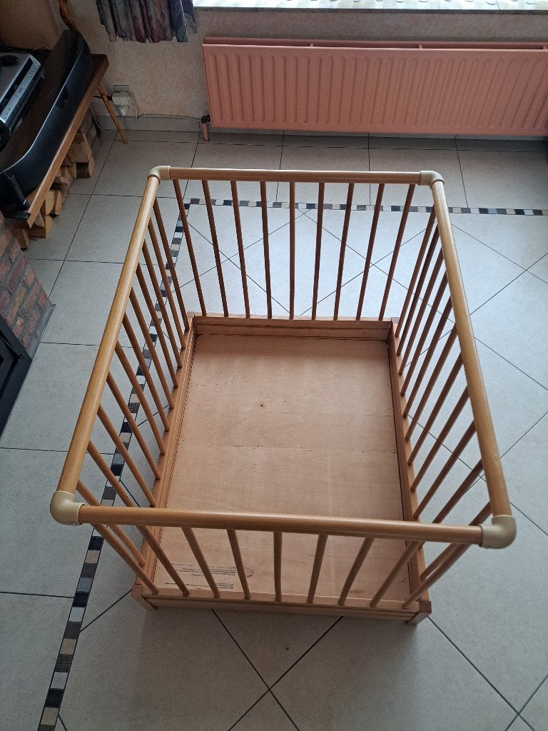 Quax babybox van natuurlijk hout + matras, Kinderen en Baby's, Babyparken, Ophalen, Zo goed als nieuw, Rechthoekig, In hoogte verstelbaar